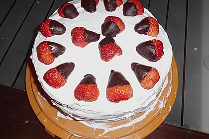 Erdbeer - Knispel - Torte 9