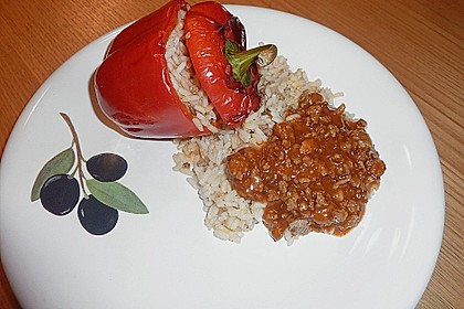 Gefüllte Paprika mit Hackfleisch und Reis