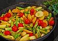 Gebratener gr&uuml;ner Spargel mit Kirschtomaten und Kart&ouml;ffelchen