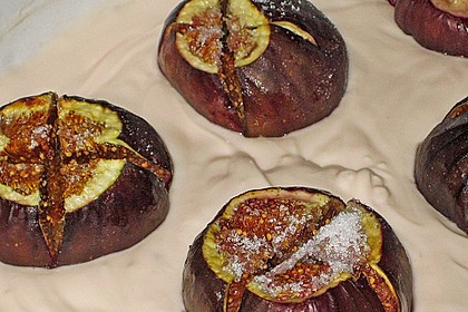 Feigen mit Cr&egrave;me fra&icirc;che