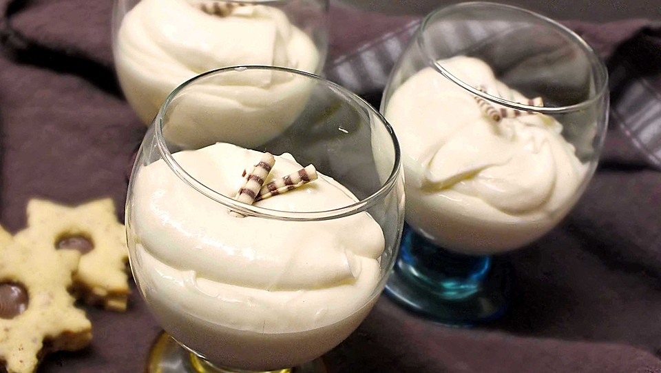 Weiße Mousse au Chocolat (Rezept mit Bild) von erdbeermaus26 | Chefkoch.de