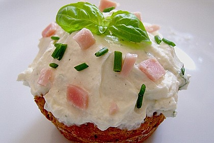 Schinken - Kräuter - Cupcakes mit Quark - Topping 1