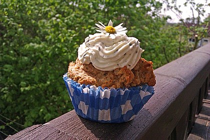 Schinken - Kräuter - Cupcakes mit Quark - Topping 3