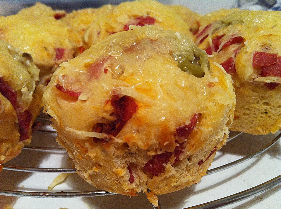 Pizza-Muffins - Rezept mit Bild