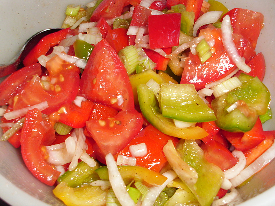 Paprika - Tomaten Salat (Rezept mit Bild) von milz-alfred | Chefkoch.de