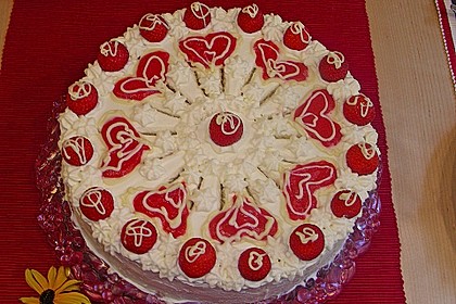 Erdbeer - Zitronen - Torte mit wei&szlig;er Schokolade