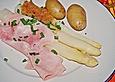 Spargel mit knuspriger Semmelbr&ouml;sel - Butter - Sauce