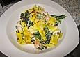 Bandnudeln, Spinat und Lachs treffen Gorgonzola und gr&uuml;nen Pfeffer in einer Sahne - Sauce