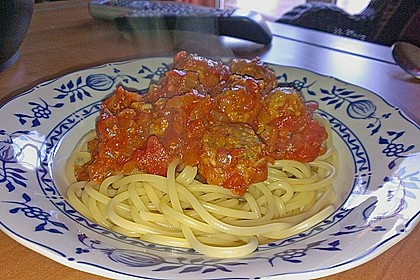 Albondigas in Tomatensauce 4