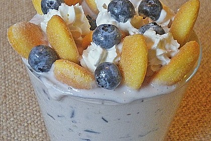 Heidelbeerdessert mit Biskotten 1