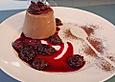 QimiQ-Creme mit Portwein-Balsamico Kirschen