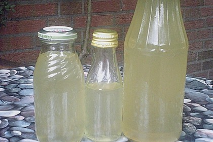 Holunderbl&uuml;tensirup auf kaltem Wege