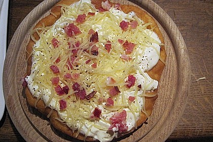Ungarische Langos mit Knoblauchcreme und Käse 14