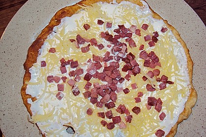 Ungarische Langos mit Knoblauchcreme und Käse 24