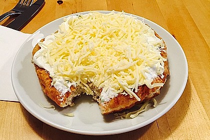 Ungarische Langos mit Knoblauchcreme und Käse 20