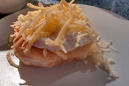 Ungarische Langos mit Knoblauchcreme und Käse 39