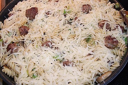 Nudelpfanne mit Rostbratw&uuml;rstchen 1