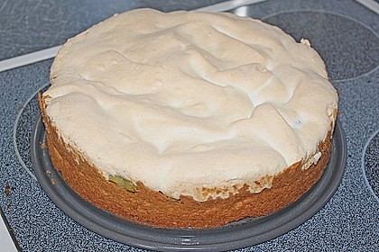 Rhabarberkuchen mit Baiserhaube