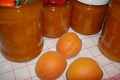 Aprikosenmarmelade mit Fruchtst&uuml;ckchen 1