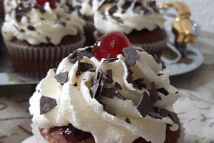 Schwarzwälder Kirsch Cupcakes 26