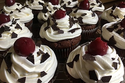Schwarzwälder Kirsch Cupcakes 41