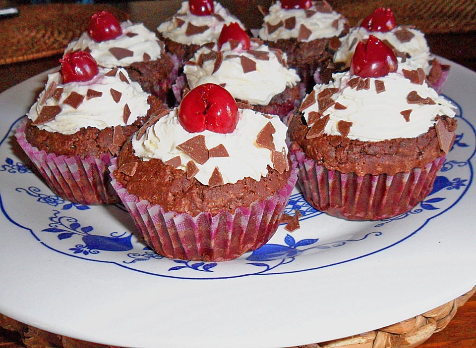 Schwarzwälder Kirsch Cupcakes (Rezept mit Bild) von BakingTheLaw ...