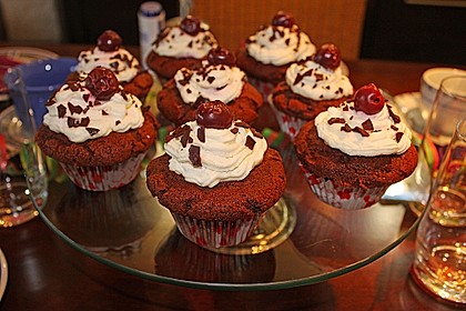 Schwarzwälder Kirsch Cupcakes 76