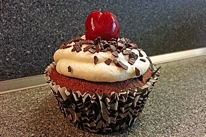 Schwarzwälder Kirsch Cupcakes 39