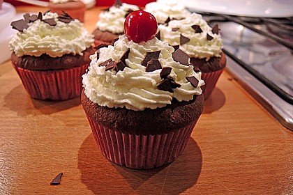Schwarzwälder Kirsch Cupcakes 23