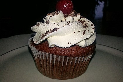Schwarzwälder Kirsch Cupcakes 44