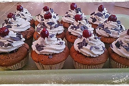 Schwarzwälder Kirsch Cupcakes 55