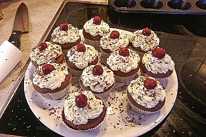 Schwarzwälder Kirsch Cupcakes 16
