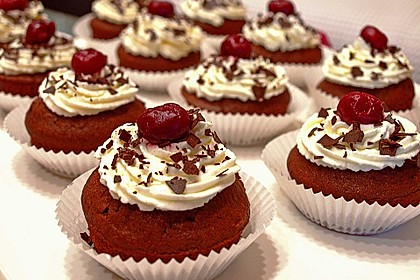 Schwarzwälder Kirsch Cupcakes 22