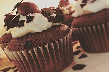 Schwarzwälder Kirsch Cupcakes 30