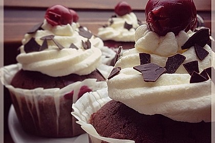 Schwarzwälder Kirsch Cupcakes 15
