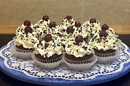 Schwarzwälder Kirsch Cupcakes 43