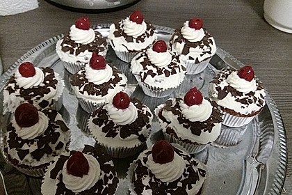 Schwarzwälder Kirsch Cupcakes 37
