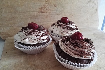 Schwarzwälder Kirsch Cupcakes 60