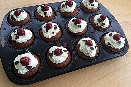 Schwarzwälder Kirsch Cupcakes 52
