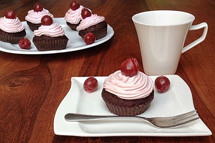 Schwarzwälder Kirsch Cupcakes 13