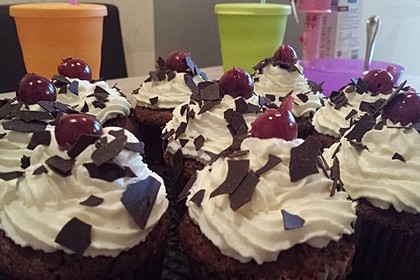 Schwarzwälder Kirsch Cupcakes 49