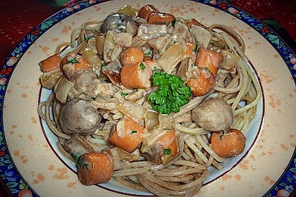 Spaghetti in Zwiebel - Knoblauchso&szlig;e mit falscher Sahne