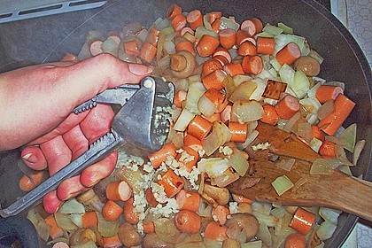 Spaghetti in Zwiebel - Knoblauchso&szlig;e mit falscher Sahne 1