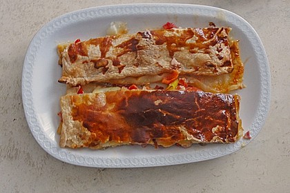 Calzone mit Bl&auml;tterteig