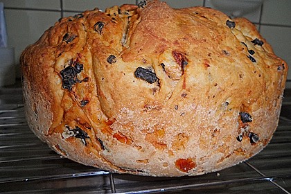 Tomaten - Oliven - Brot mit Kr&auml;utern 1