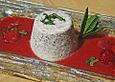 Mohn - Panna Cotta mit Erdbeersauce