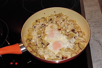 Bratkartoffeln mit Ei und Käse 17