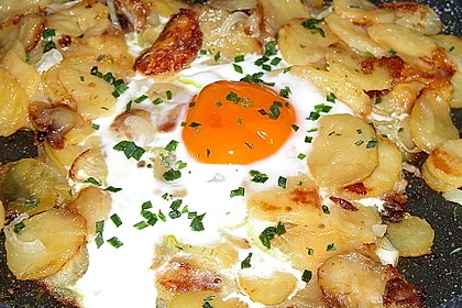 Bratkartoffeln mit Ei und Käse 9