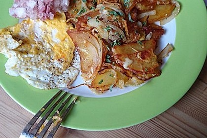 Bratkartoffeln mit Ei und Käse 11