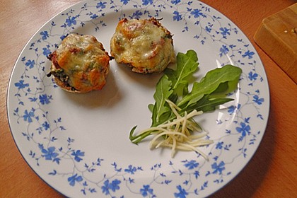 Gef&uuml;llte Riesenchampignon mit Rucola 2